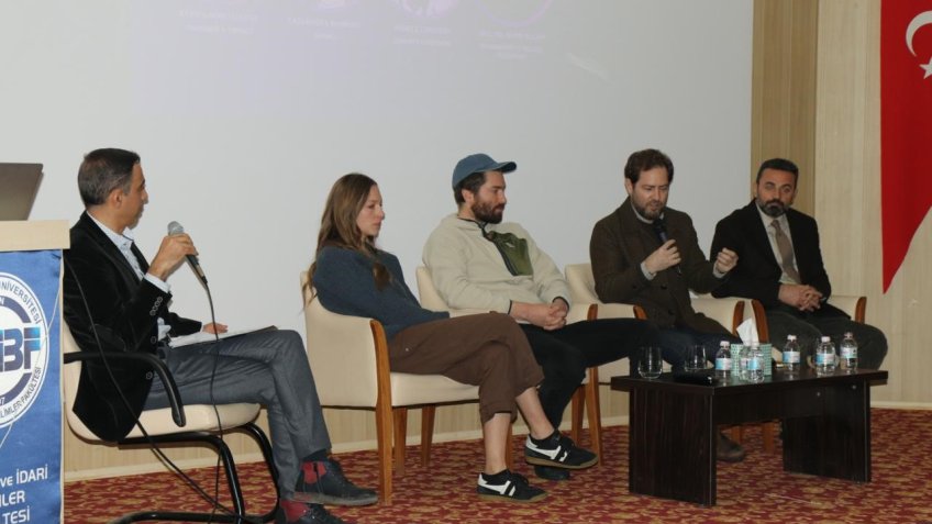 Van Yüzüncü Yıl Üniversitesi’nde ilham veren söyleşi: “Belgesel Sinema ve Fotoğraf”