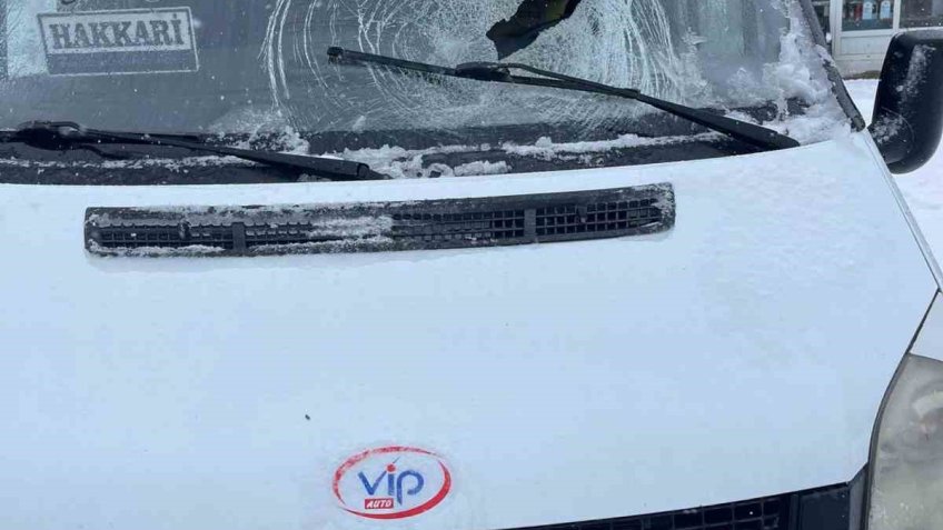 10 yolcu ölümden döndü