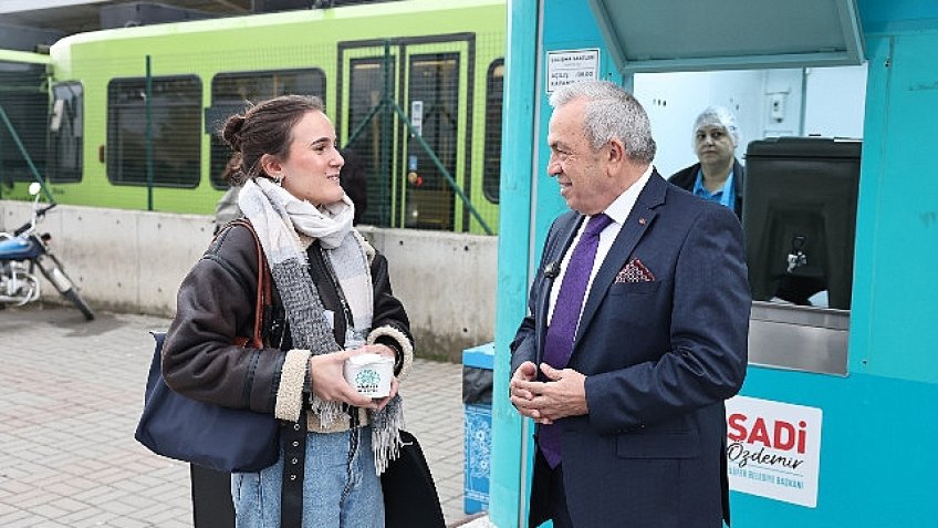 Başkan Şadi Özdemir'den öğrencilere çorba ikramı