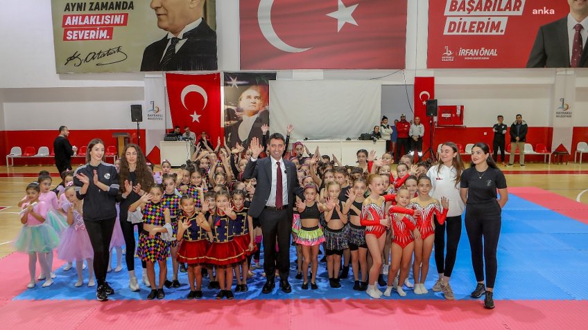 Bayraklılı çocuklardan görkemli gösteri