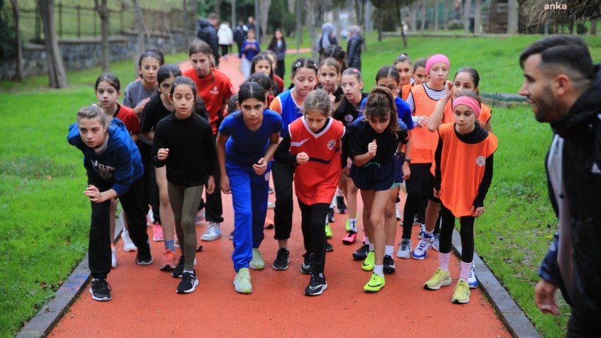 Bayrampaşalı öğrenciler, Atatürk Kır Koşusu’nda mücadele etti