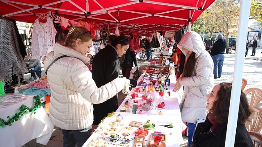 Çiğli’de yeni yıl kermesine büyük ilgi