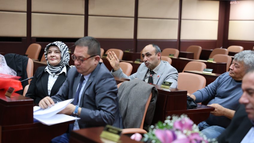 Eskişehir Büyükşehir Belediye Başkanı Ünlüce, Sarıcakaya ve Mihalgazi ilçelerinin muhtarlarıyla buluştu