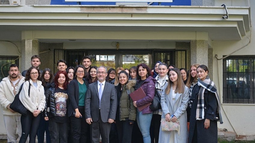 EÜ'de öğrencilere yurt dışı eğitim olanakları anlatıldı