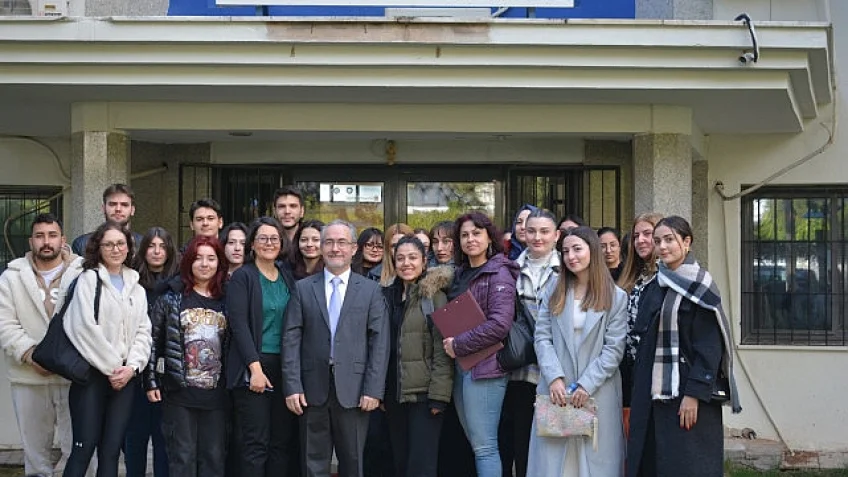 EÜ'de öğrencilere yurt dışı eğitim olanakları anlatıldı