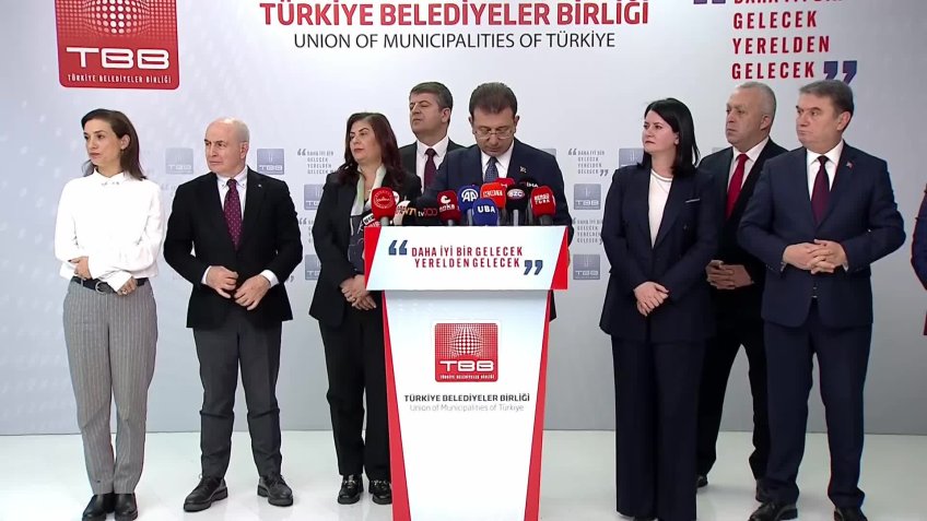 İmamoğlu: "Sosyal yardım talebi olan aile sayısı 1 milyon 700 bine çıktı,  bir önceki yıl yaklaşık 800 bin civarındaydı"