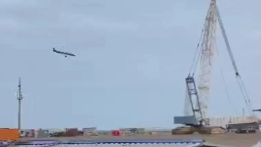 Kazakistan'da uçak düştü!
