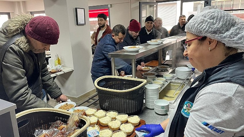 'Kent Lokantası' ve 'Halk Mandıra' 10 Binlerce Kişiye Ulaştı Zeyrek, “Üreten, ürettiğini adilce hakça bölüşen bir düzen"