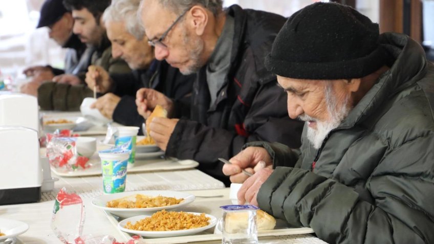 Kocaeli İzmit'te Kent Lokantaları yoğun ilgi görüyor