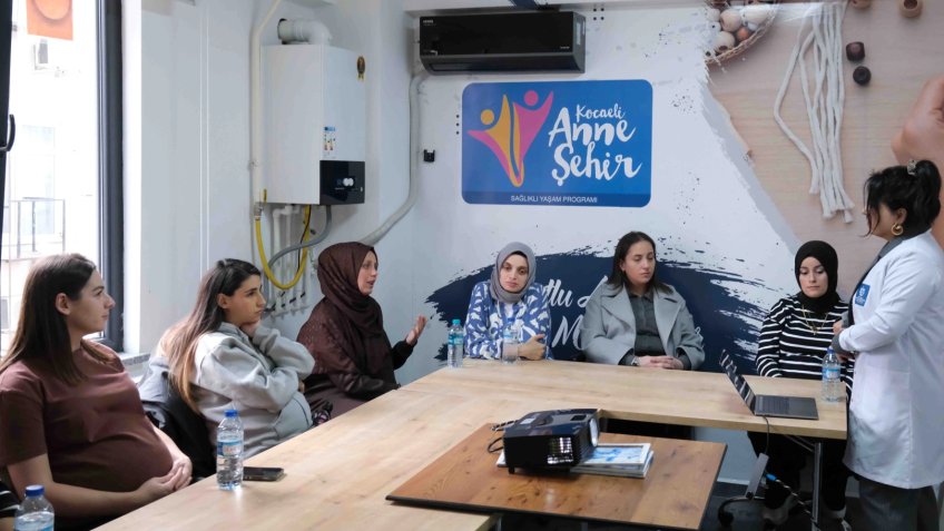 Kocaeli'den anne adaylarına seminer
