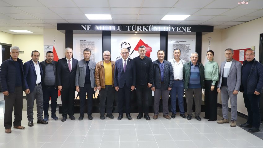Turgutlu Belediye Başkanı Akın, mahalle muhtarıyla bir araya geldi
