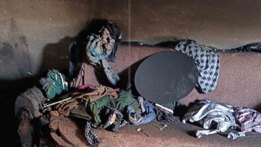 Van’da bacadan çıkan kıvılcım evi yaktı