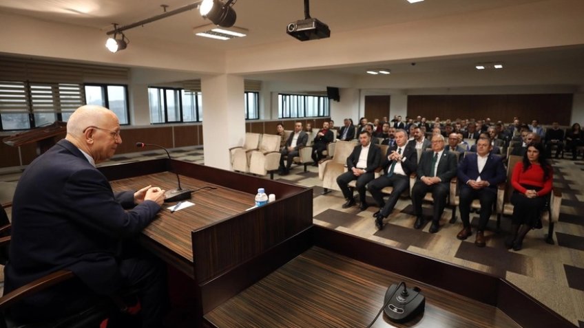 Yaşar, bürokratlarıyla bir araya geldi