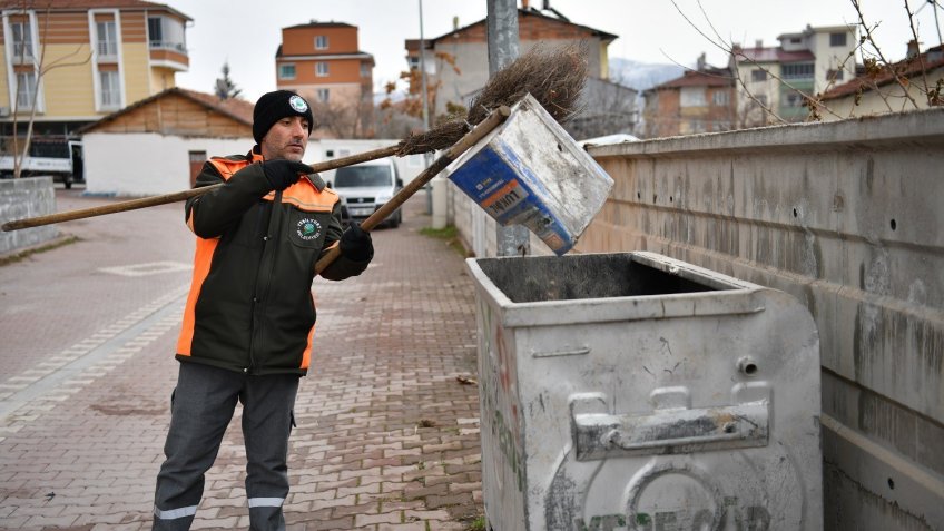 Yeşilyurt’ta temizlik işleri aralıksız sürüyor