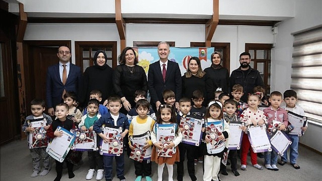 Beşinci Mevsim'in Miniklerinin Karne Heyecanı