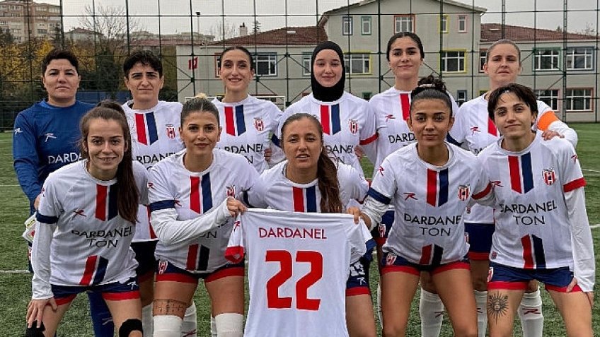 Çanakkale Dardanelspor Kadın Futbol Takımı, Ligin İlk Yarısını Lider Olarak Tamamladı