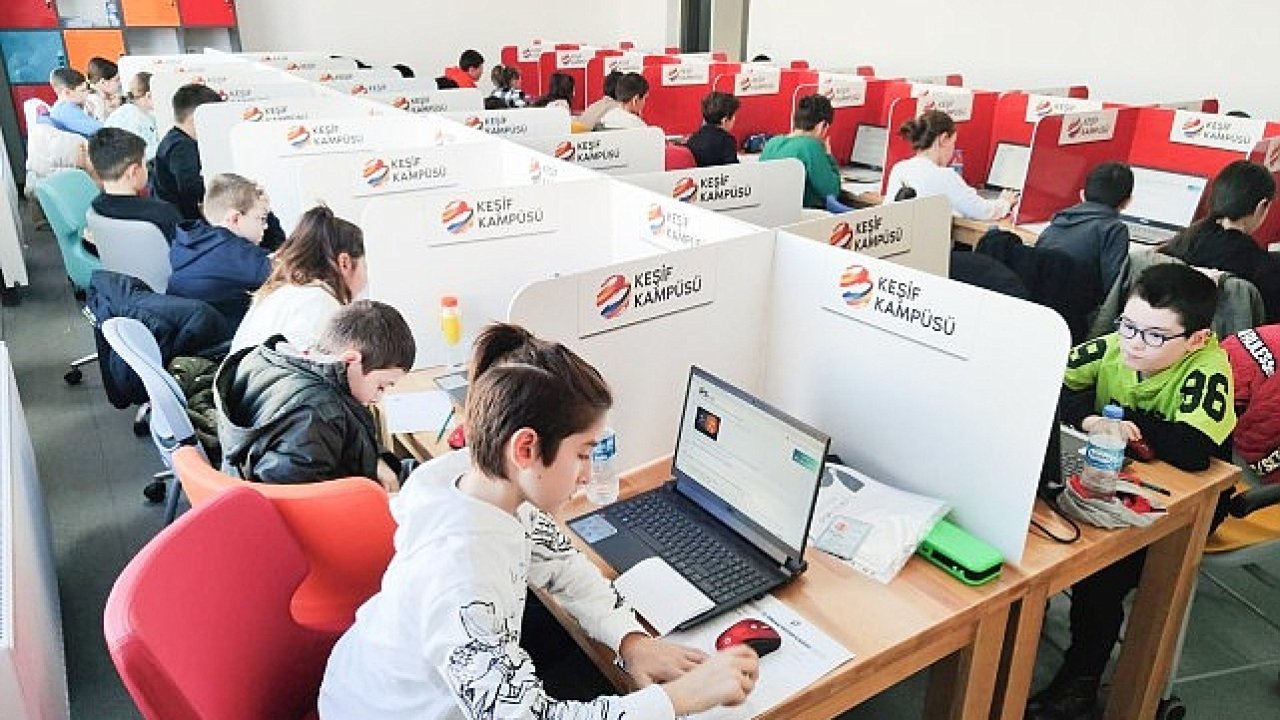 Canik'te 138 Bin Öğrenci Geleceğin Teknolojileriyle Tanıştı 