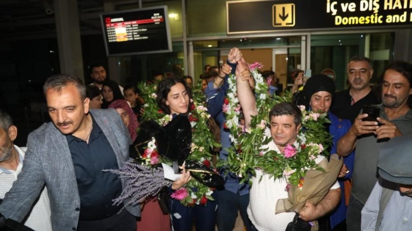Cemil Döndü ve Gizem Özer, Fenerbahçe’de