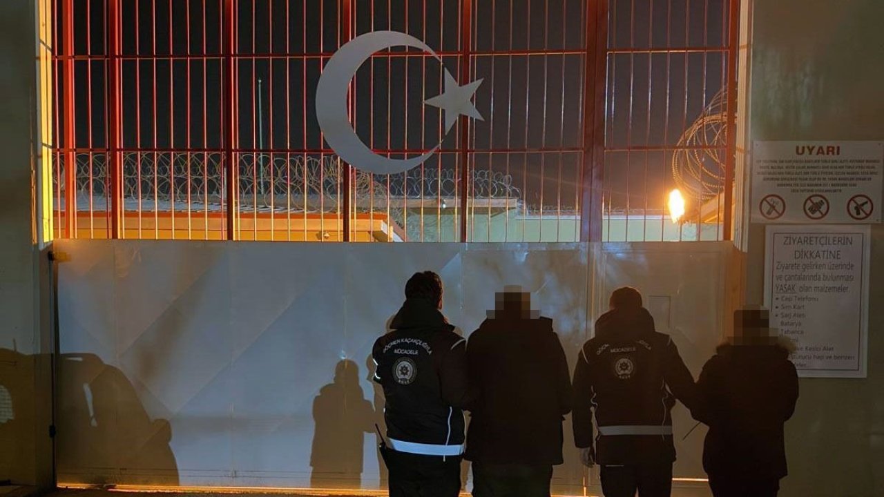 Erzincan’da göçmen kaçakçılığı suçundan 2 kişi tutuklandı