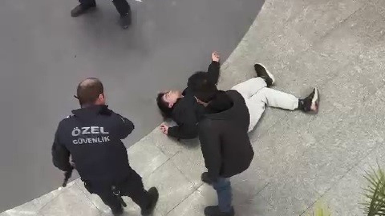 Erzurum’da Serra City AVM’nin üst katından zemine düşen genç yaralandı