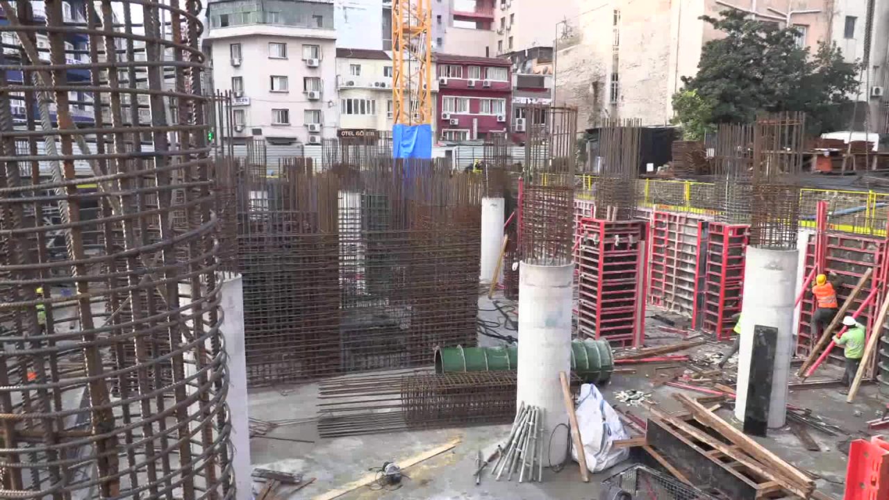 Konak Belediye Başkanı Mutlu, yeni hizmet binasındaki çalışmaları yerinde inceledi