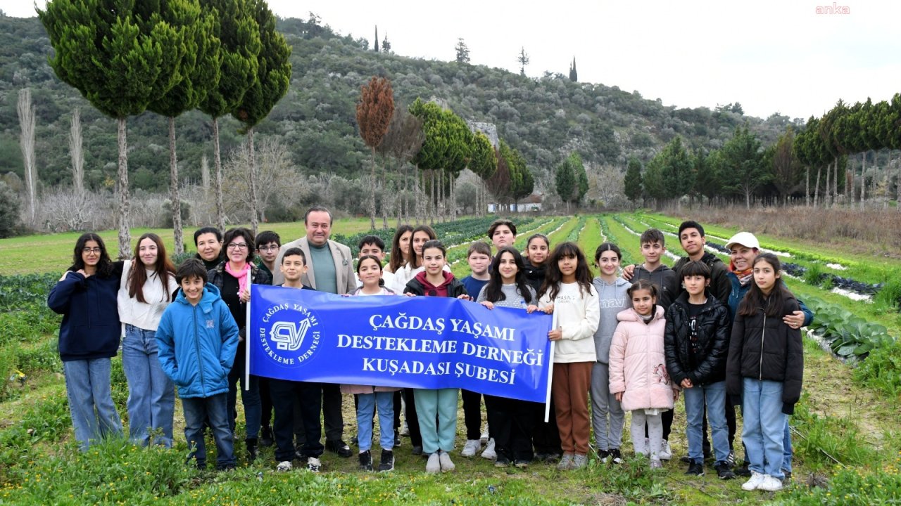 Kuşadası Belediyesi'nden eğitim bursu alan öğrencilere özel gezi 