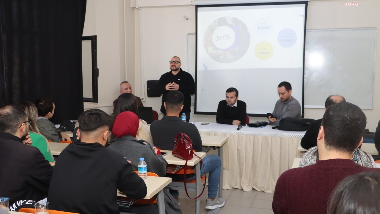 Mersin Büyükşehir Belediyesi Kariyer Merkezi ve Toros Üniversitesi iş birliğinde “Kariyer Planlama ve Girişimcilik” eğitimi