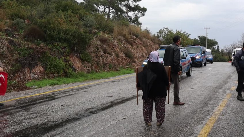 Muğla'da kaçak yapı yıkımı sırasında arbede yaşandı