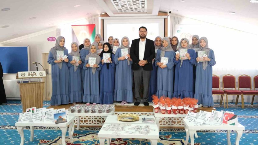 ̈̈̈̆̈nün tefsir dersleri sürdürülüyor