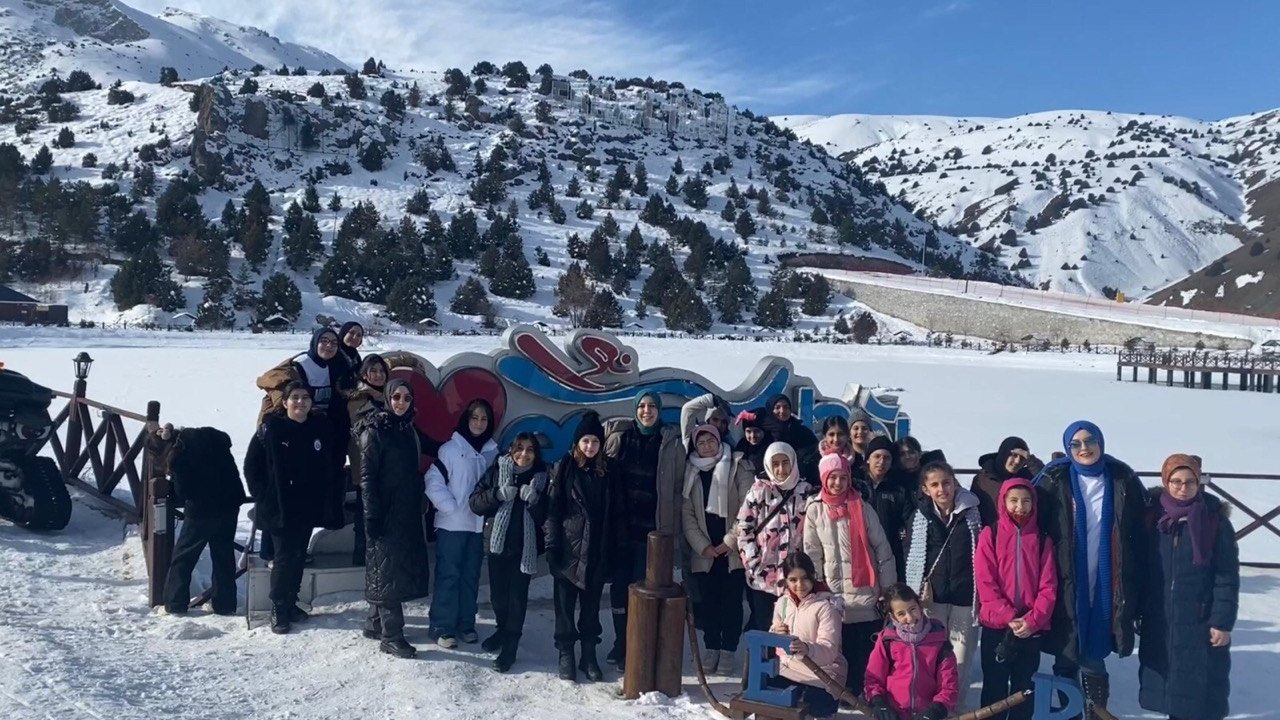 "Okulumuz Ergan, Dersimiz Kayak"