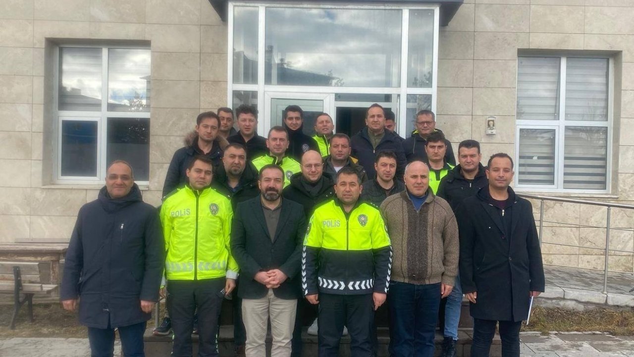 "Trafik Denetimlerinde Halkla İlişkiler” eğitimi verildi