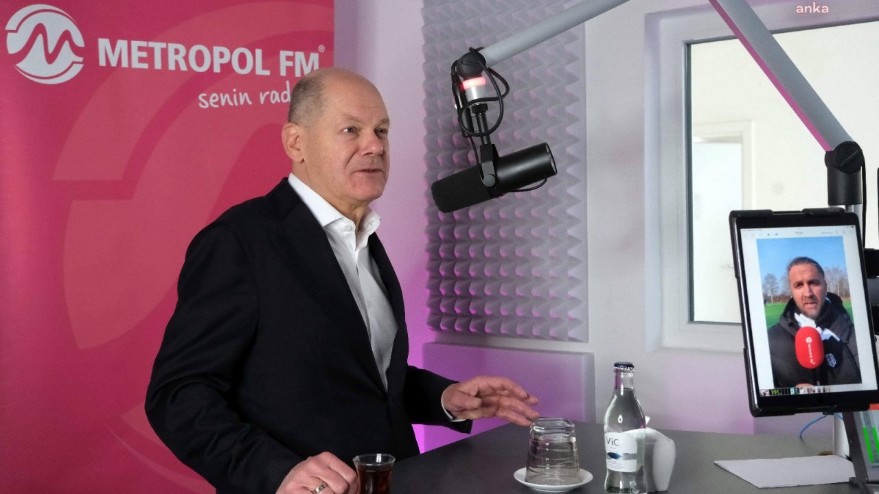 Almanla Başbakanı Olof Scholz, Almanya'da Türkçe yayın yapan bir radyoya konuk oldu