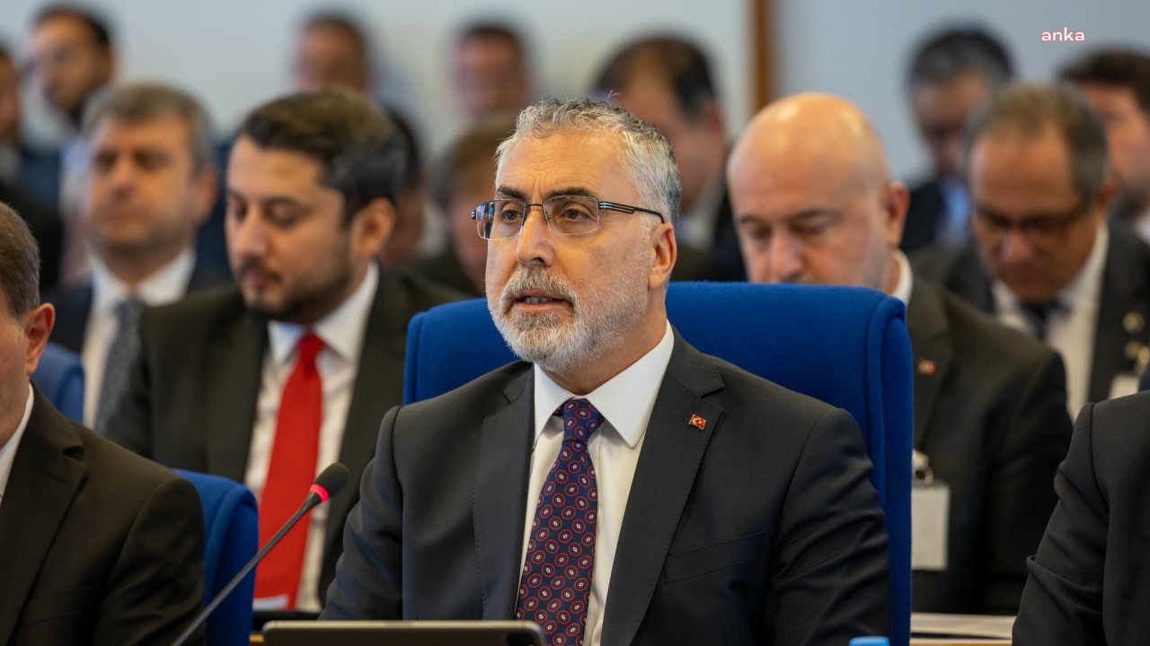 Çalışma ve Sosyal Güvenlik Bakanı Işıkhan: “İşsiz sayısı ocak ayında bir önceki aya göre 25 bin kişi azaldı”