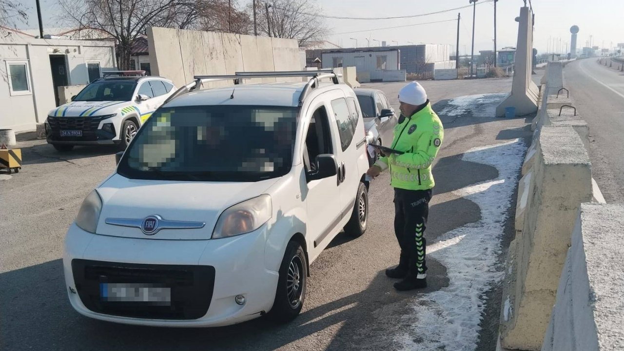 Emniyetten uygulama noktasındaki araçlara ceza yağdı