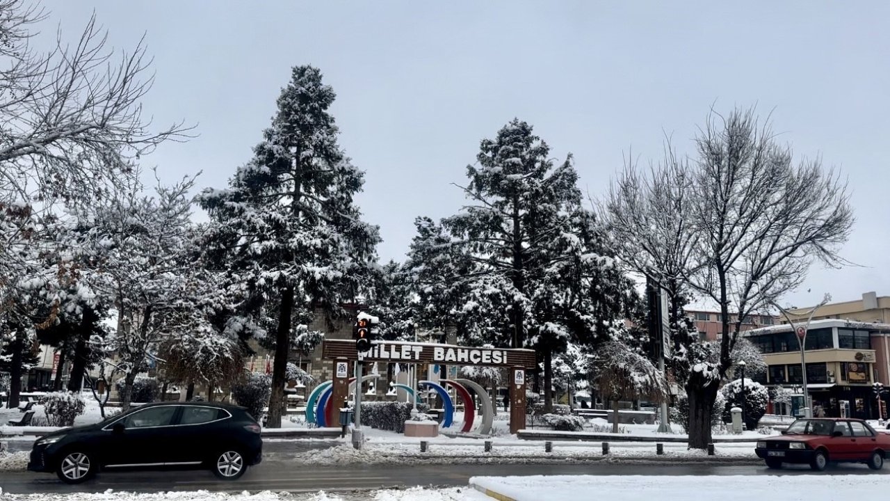 Erzincan beyaza büründü