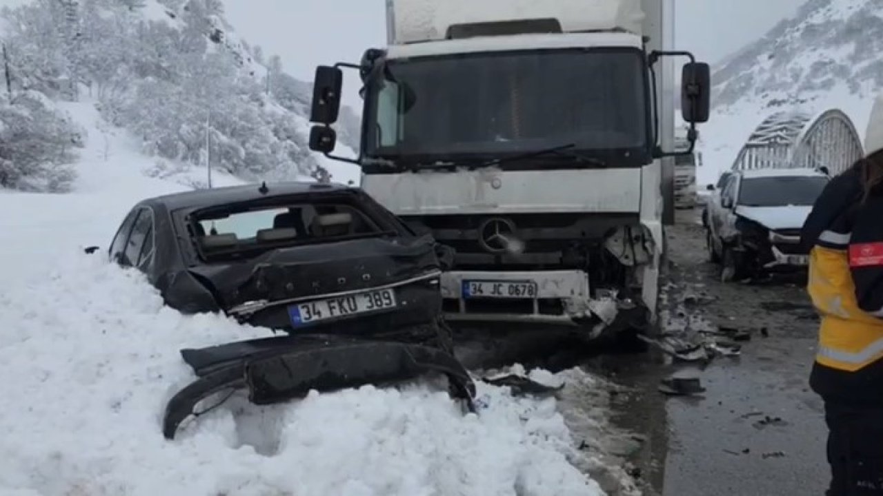 Erzincan’da zincirleme trafik kazası