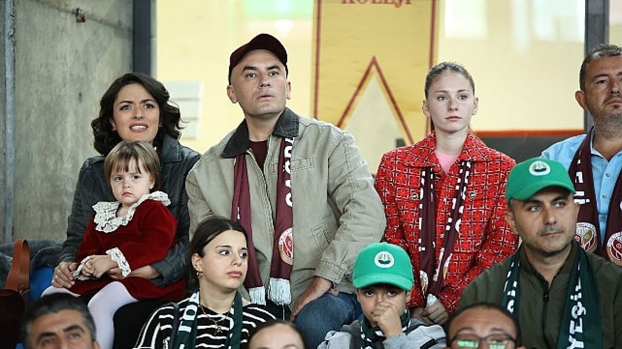 Giray Altınok ve Ezgi Mola'yı Başrollerinde Buluşturan 'Başka Bir Sen'den Yeni Tanıtım Yayınlandı