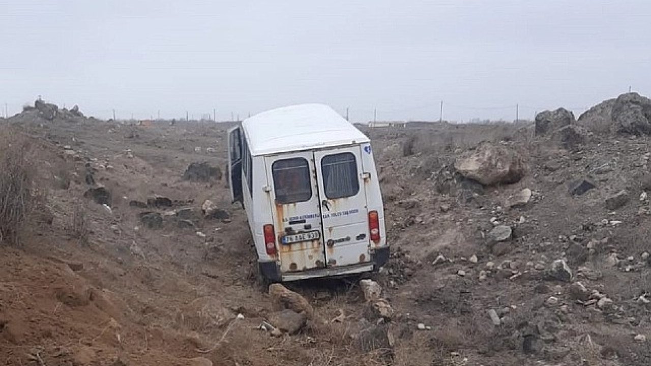 Iğdır’da öğrencileri taşıyan minibüs, şarampole yuvarlandı;  5’i öğrenci, 6 kişi yaralandı