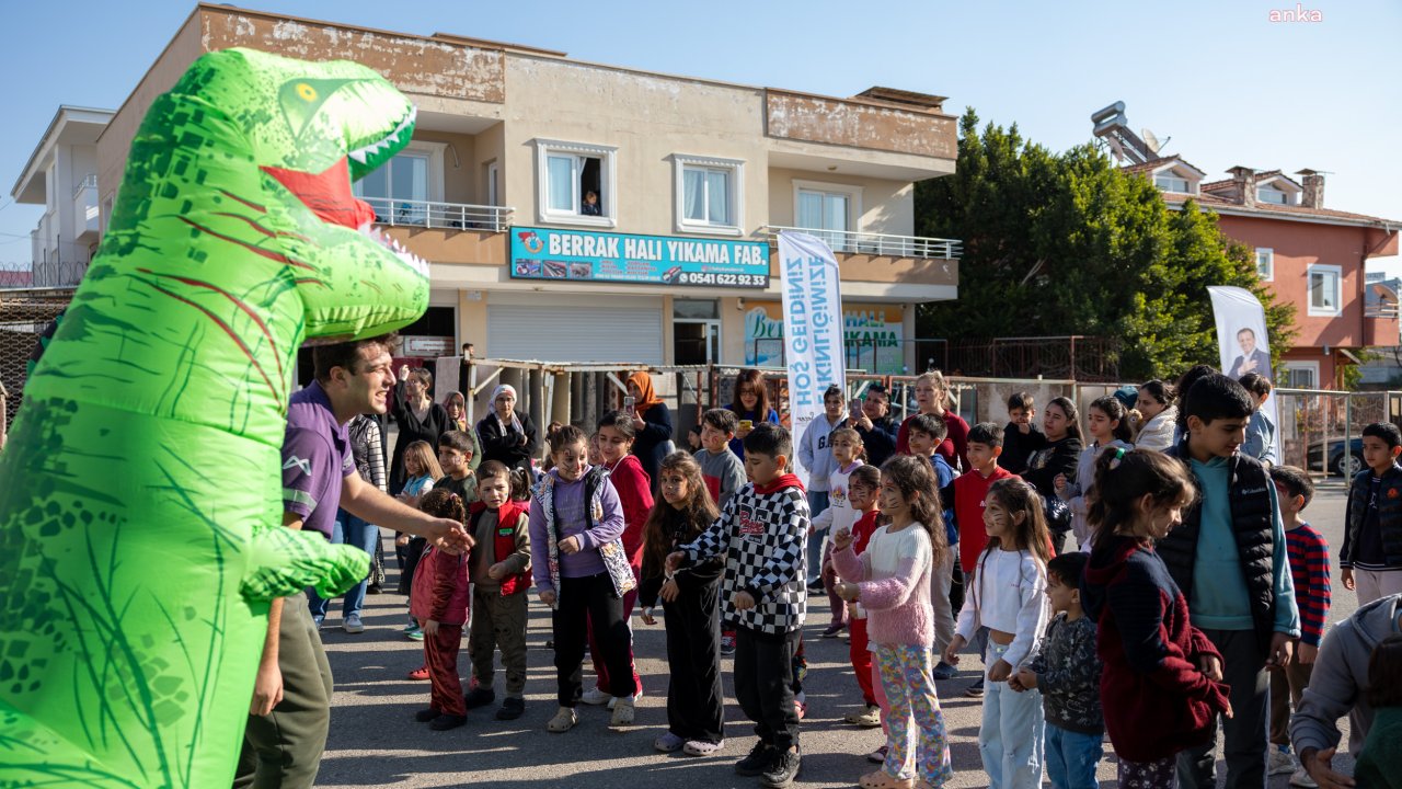 Mersin Büyükşehir Belediyesi’nin tatil etkinlikleri, Fuat Morel Mahallesi Çocuk Sokağı’nda devam etti