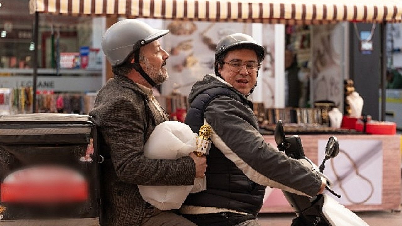 Tolga Çevik ve İbrahim Büyükak'ın Başrollerini Paylaştığı Disney+'ın Yeni Komedi Filmi 'Kalender Pide'nin Çekimlerinden Kareler Yayınlandı