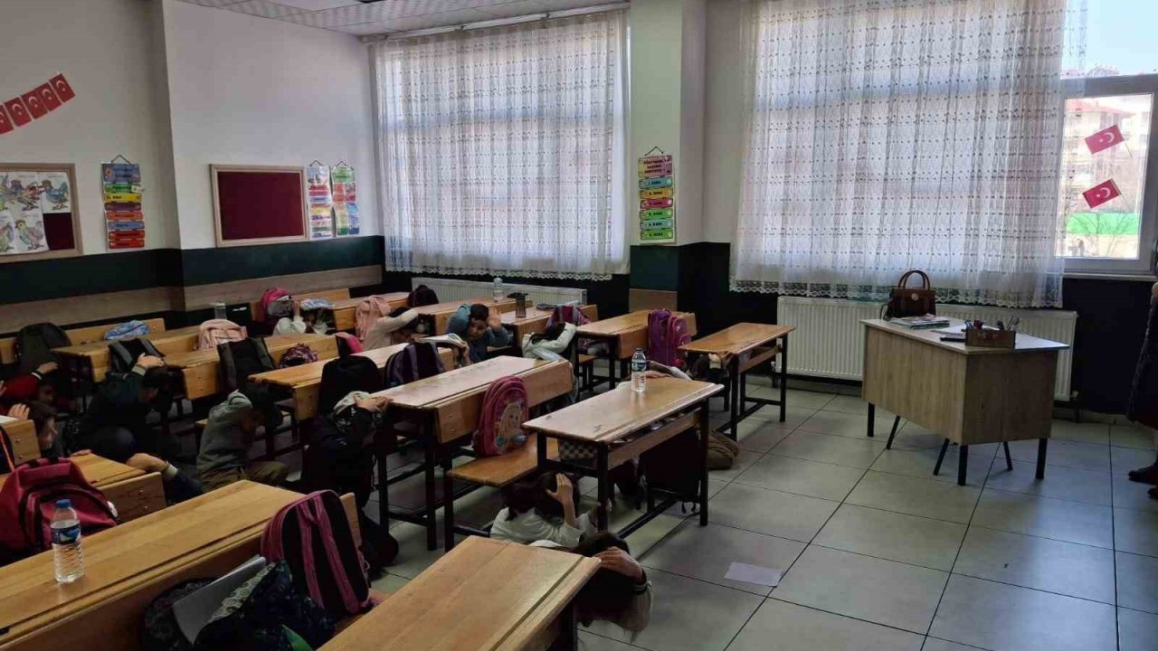Bingöl’de deprem tatbikatı