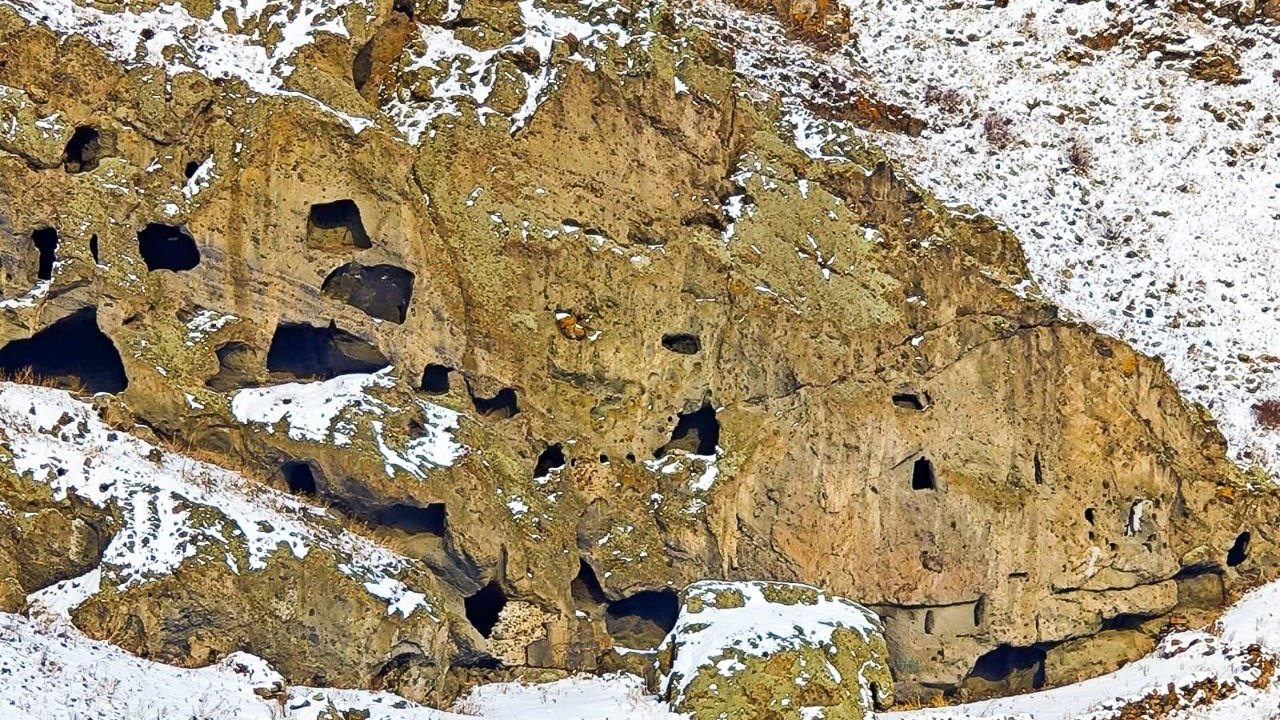 Doğaseverlerin yeni rotası: Harosman mağaraları