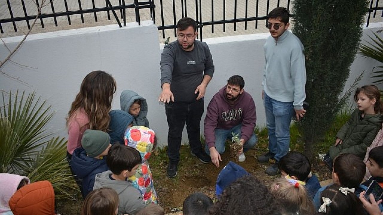 Egeli genç ziraatçılar, miniklere ata tohumlarının önemini anlattı