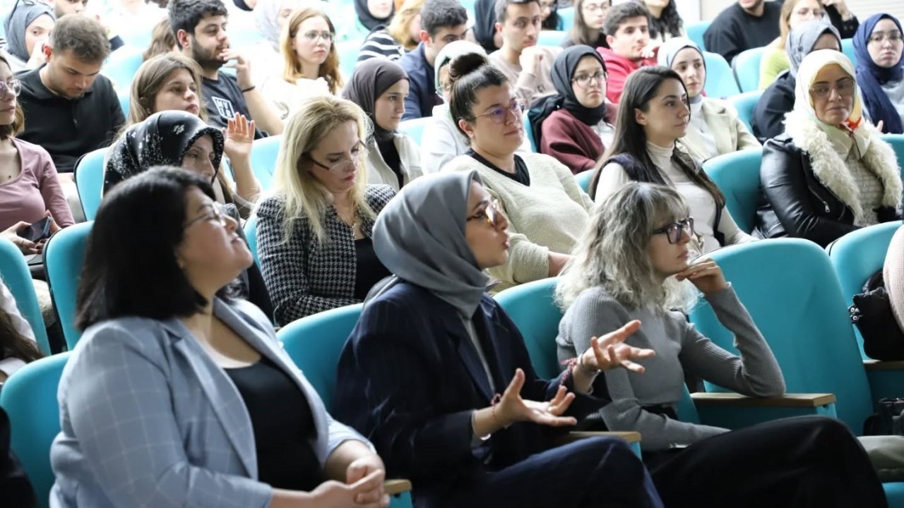 Erzincan’da "Orada Dur!" adlı panel düzenlendi