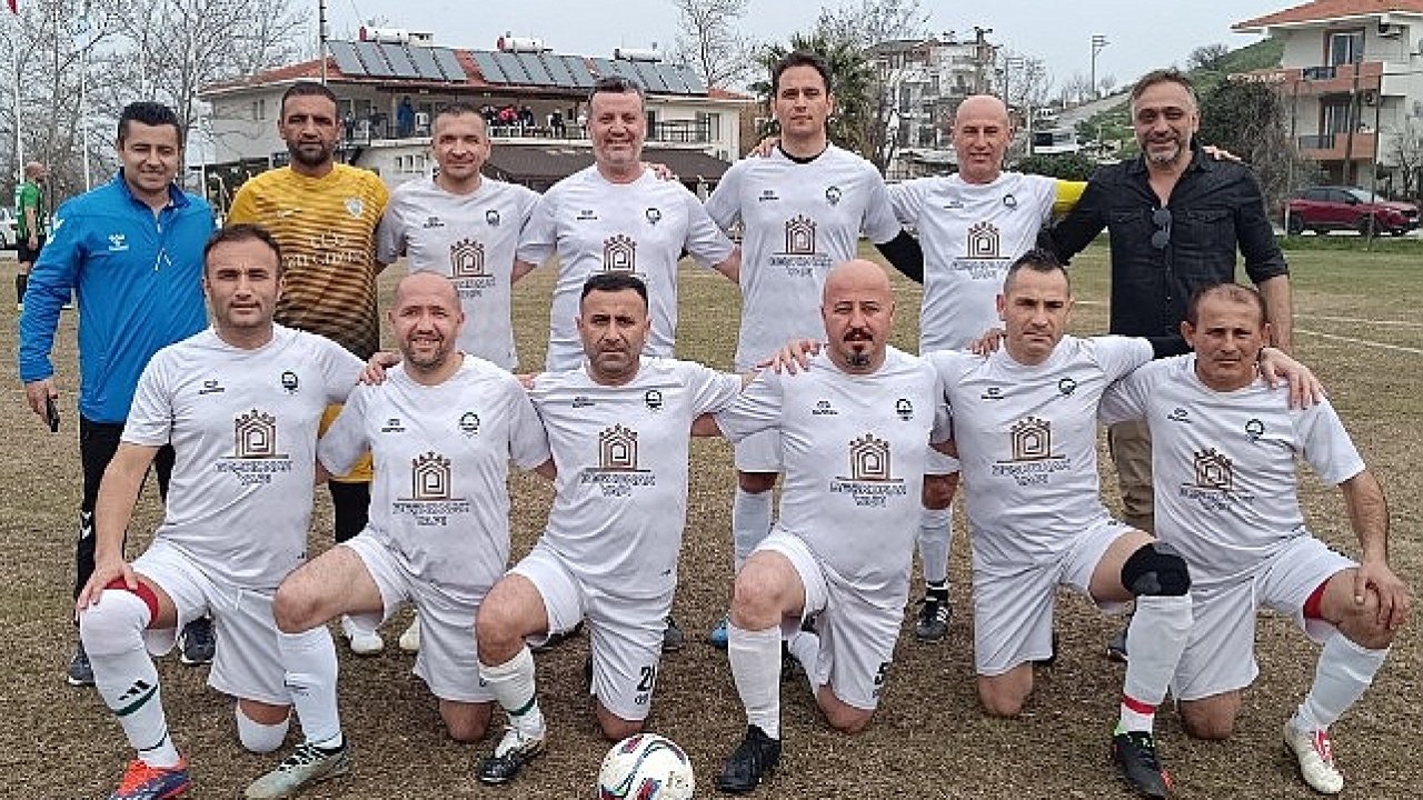 Foça Belediye Masterler 1 Akhisarspor Masterler 0