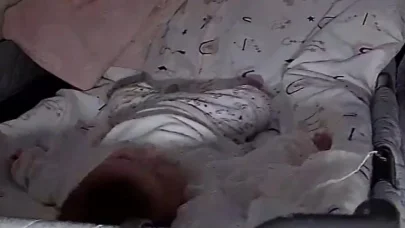 Hakkari’de Elsem bebek depreme böyle yakalandı