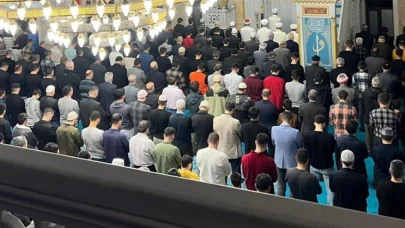 Hakkari’de Osmanlı’dan kalma bir gelenek olan Enderun Usulü teravih namazı kılındı