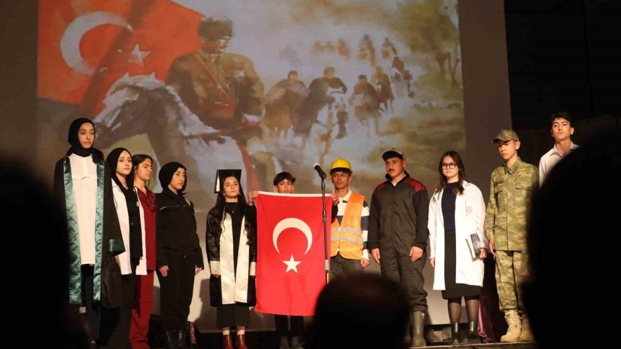 İstiklal Marşı’nın kabulünün 104. yılı Erzincan’da coşkuyla kutlandı