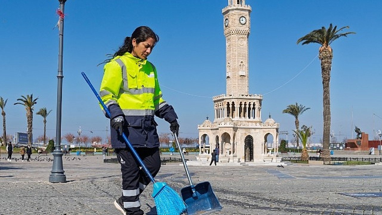 İzmir’de kadın emeği kenti güzelleştiriyor
