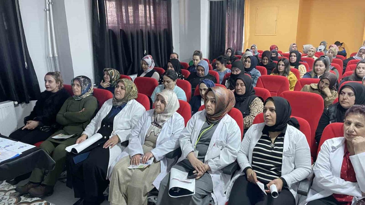 Malazgirt’te "Aile İçi Şiddet ve Erken Yaşta Evlilik" semineri